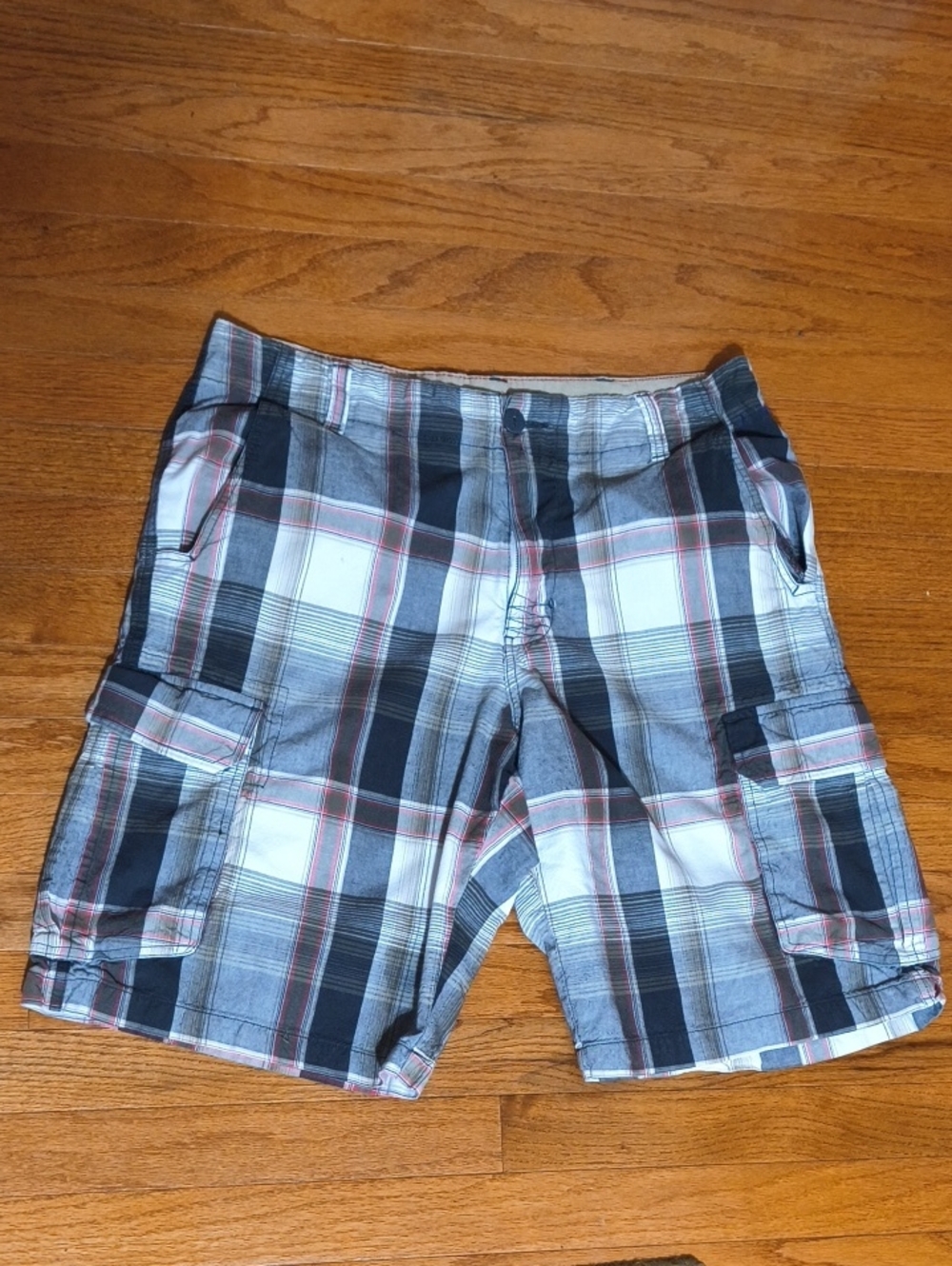 Route 66 Men's Black and Gray Plaid Cargo Shorts